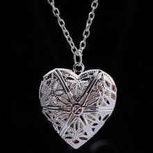 Load image into Gallery viewer, Hollow Heart Pendant Necklace