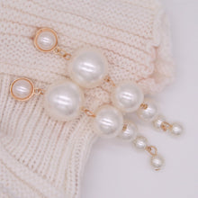 Load image into Gallery viewer, Simulated Pearl Long Earrings