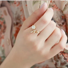 Load image into Gallery viewer, Wishful Flower Ring