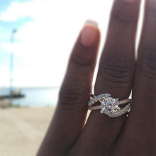 Load image into Gallery viewer, Classic Engagement Ring