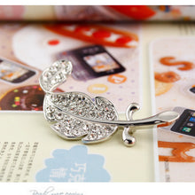 Load image into Gallery viewer, Feather Pin Brooch